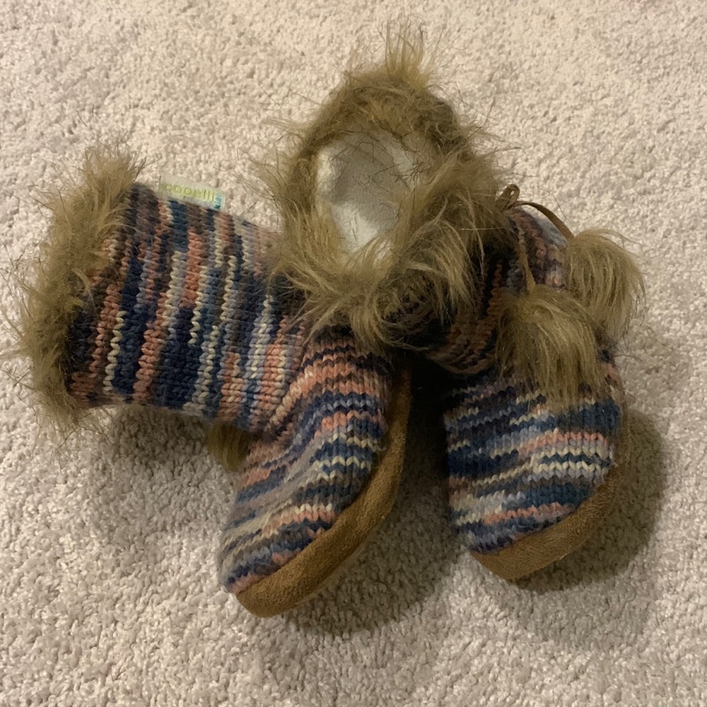 3/$30 🛒 Cute Faux Fur Kids Boots